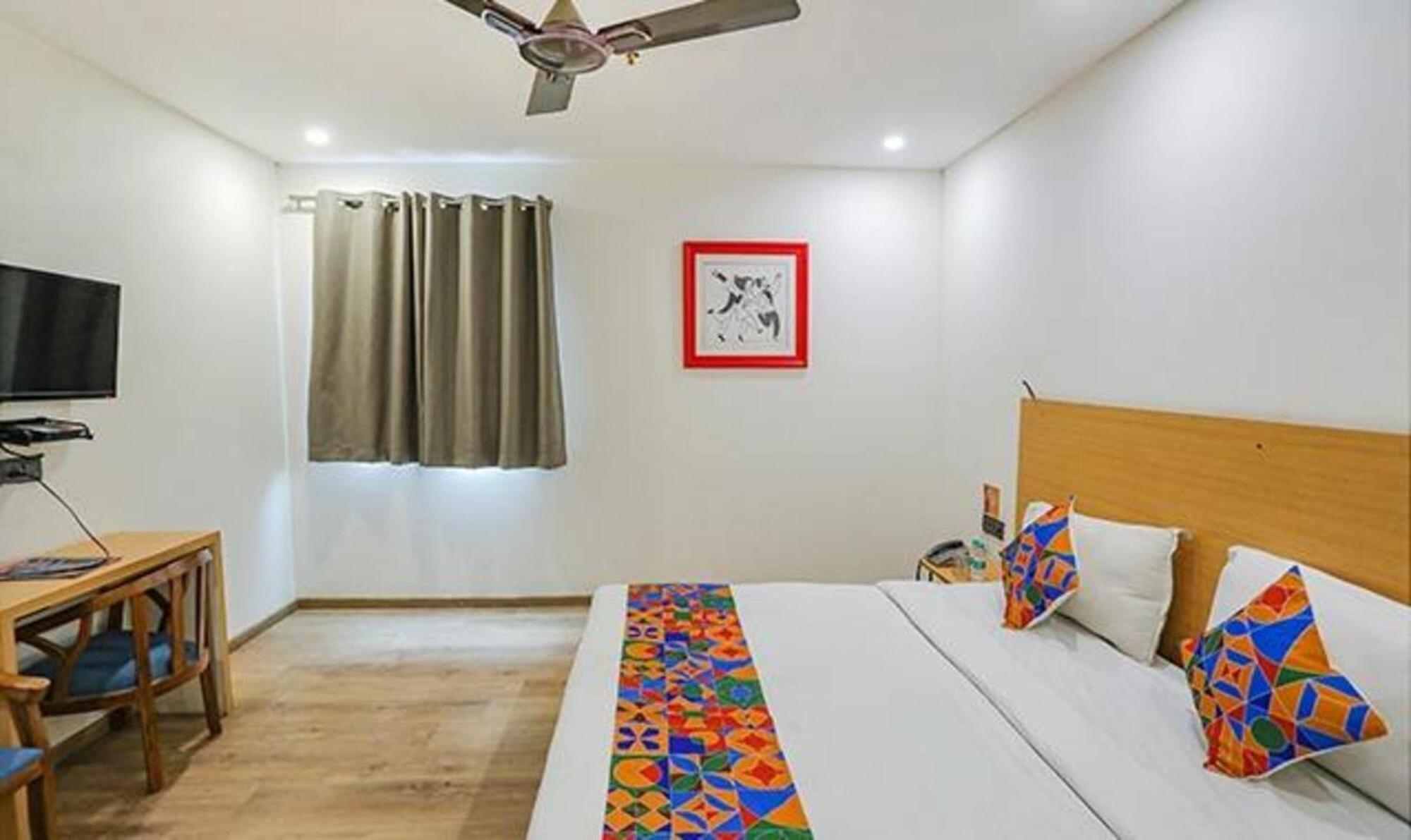 Fabhotel F9 Sector 58 Noida Exteriör bild