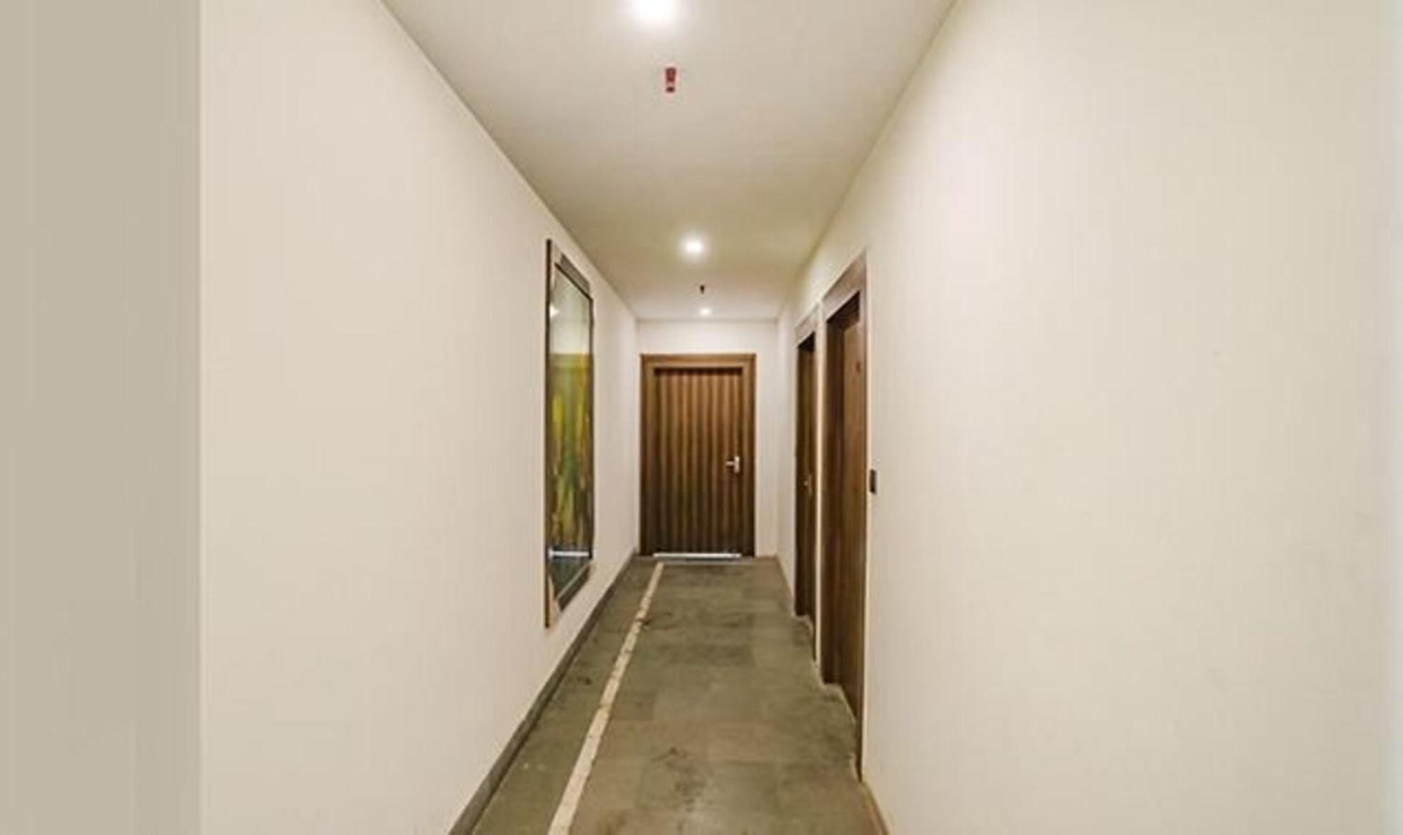 Fabhotel F9 Sector 58 Noida Exteriör bild