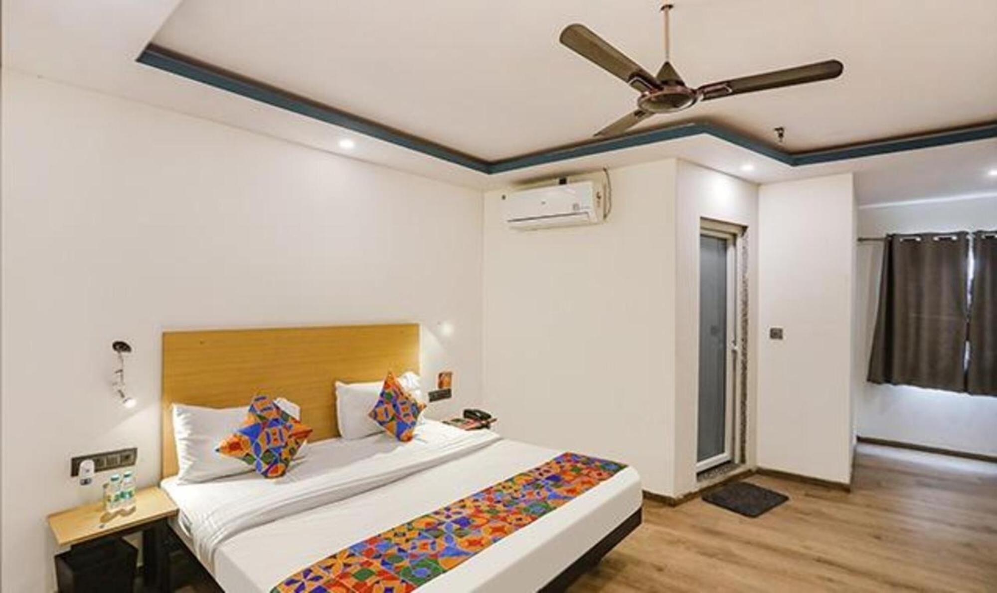 Fabhotel F9 Sector 58 Noida Exteriör bild