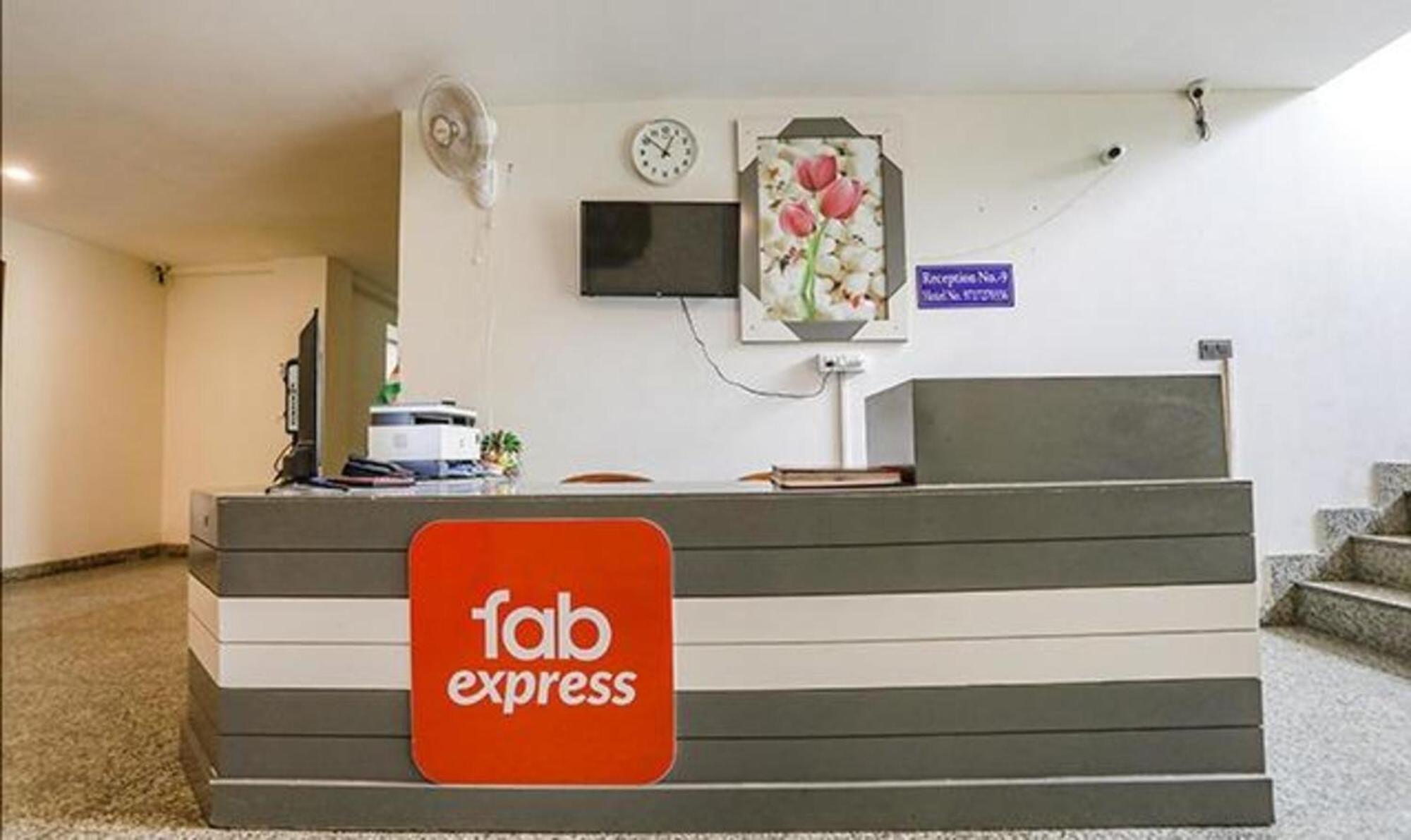 Fabhotel F9 Sector 58 Noida Exteriör bild