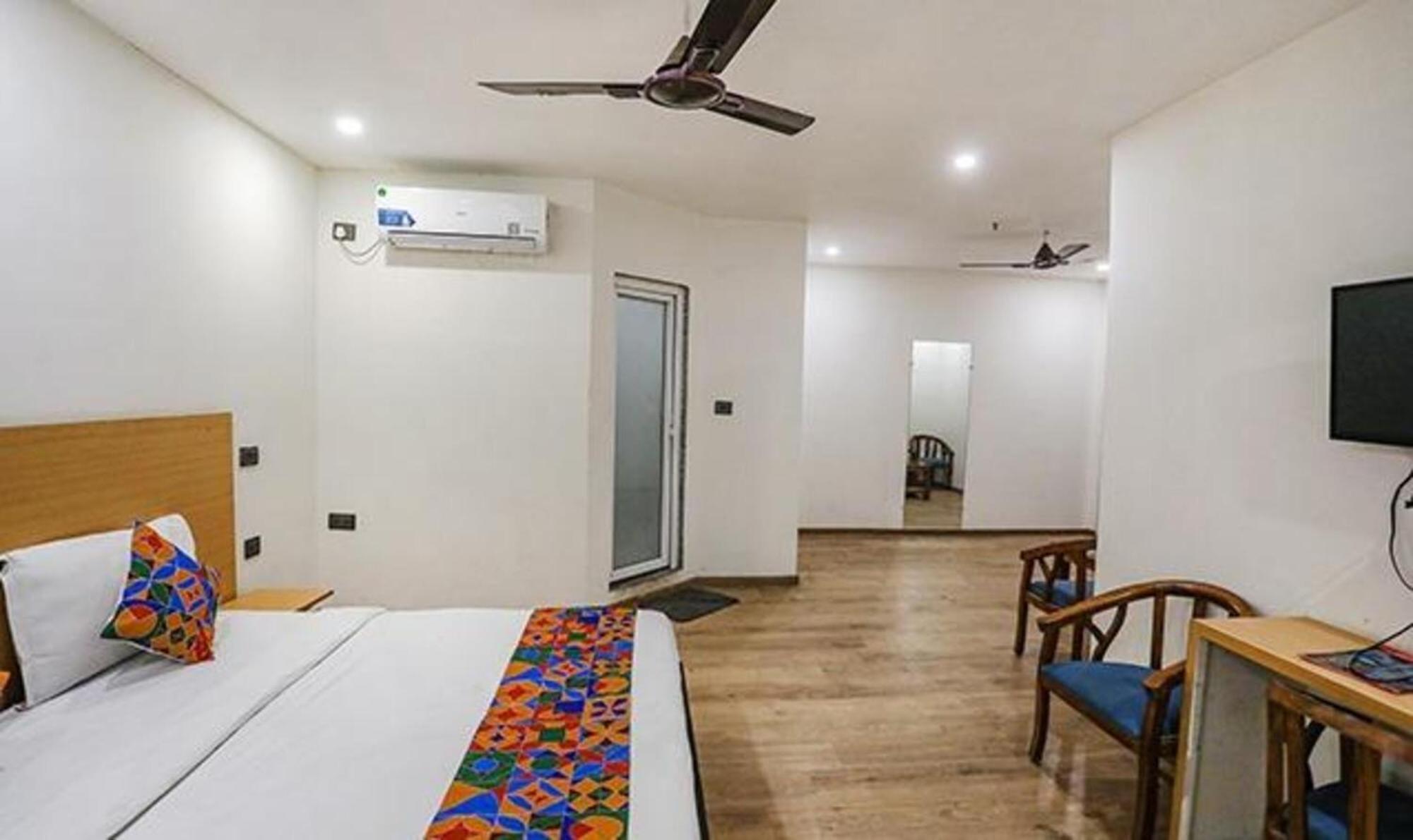 Fabhotel F9 Sector 58 Noida Exteriör bild