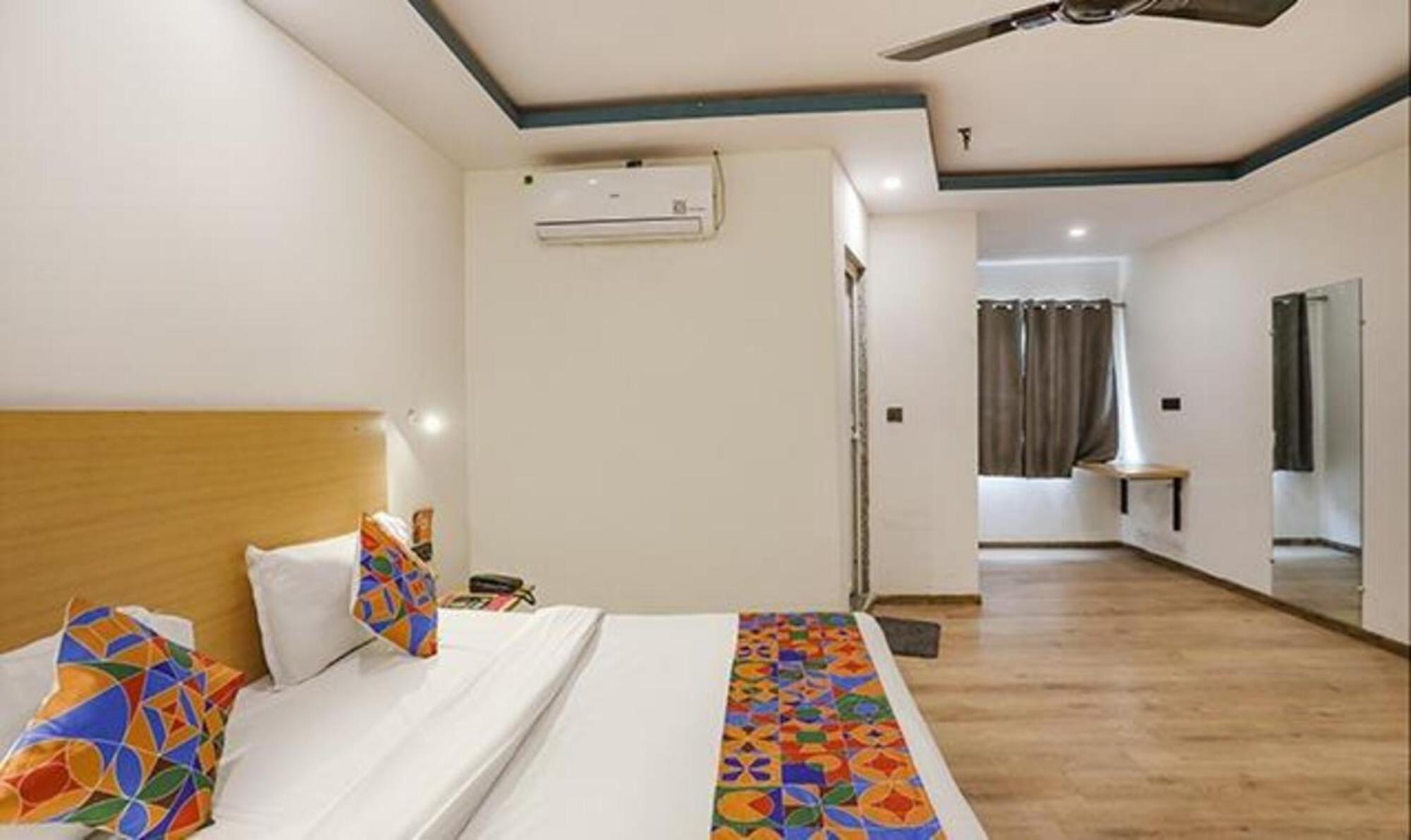 Fabhotel F9 Sector 58 Noida Exteriör bild